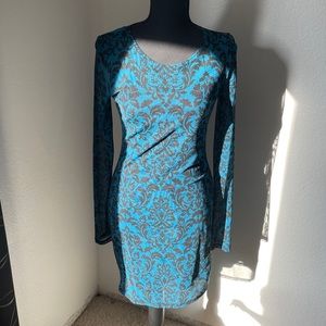 Forever21 black and blue long sleeve mini dress